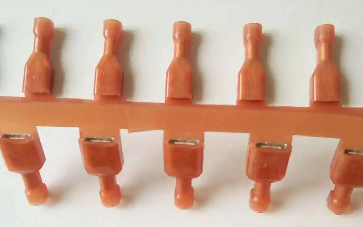 Continuous terminals banner