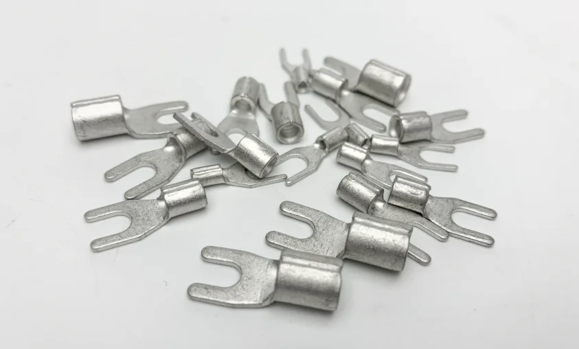 Non-insulated terminals